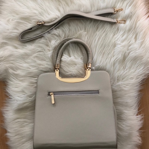 David Jones hand bag with gold hardware - Picture 4 of 4